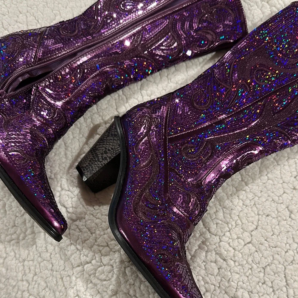 ❌SOLD❌. Purple Heeled Boots with Western Flair sequins, side zip, size 8 - Picture 2 of 10
